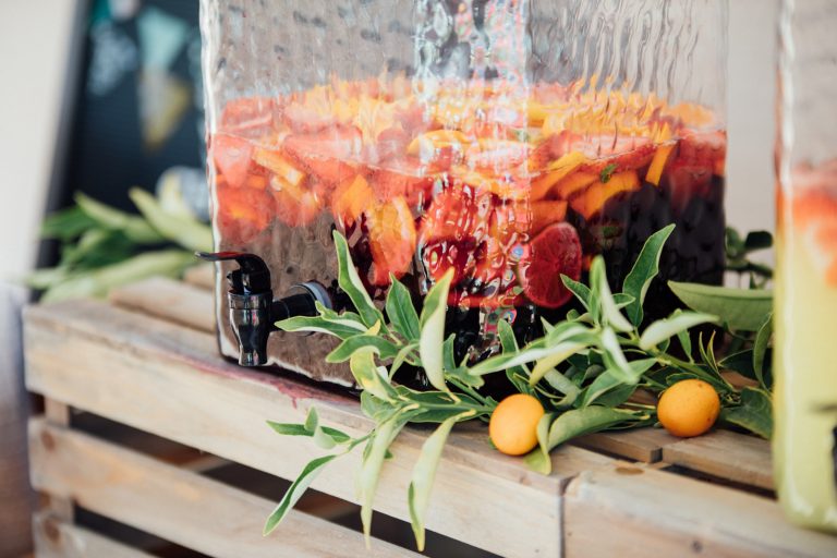 4 recettes de sangria pour épater tes amis cet été!