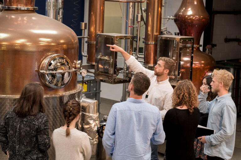 5 distilleries d&rsquo;ici qui valent le roadtrip